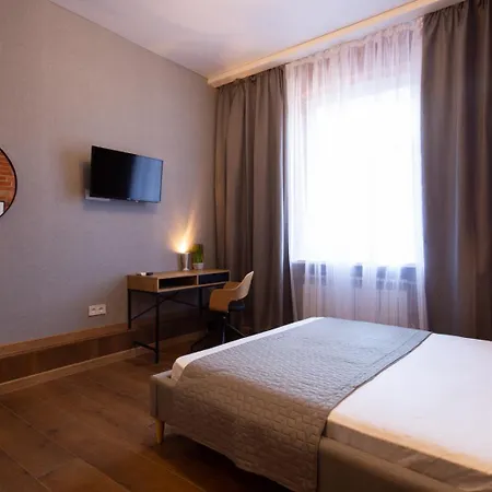 New Studio In The City Center - Kharkivska Naberezhna 3 Экстерьер фото